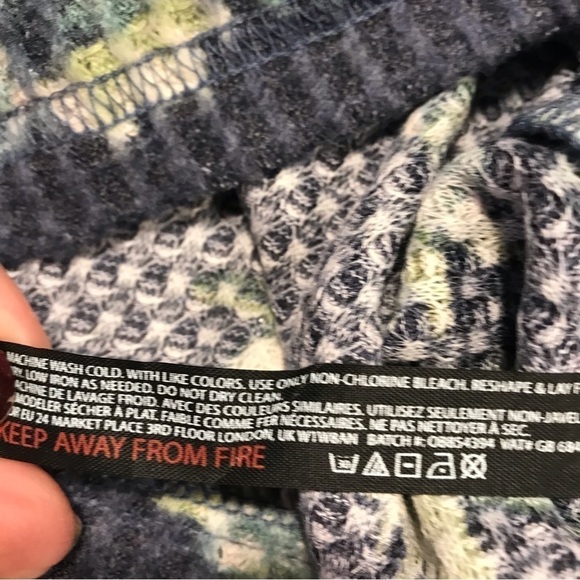 Urban outfitters Out From Under Blue Floral Long Sleeve Waffle Knit Crop… - Picture 8 of 10